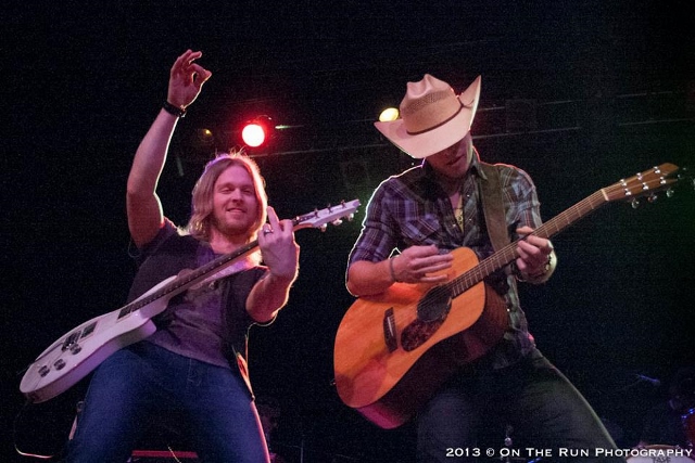 DUSTINLYNCH1BYONTHERUN (640x427)