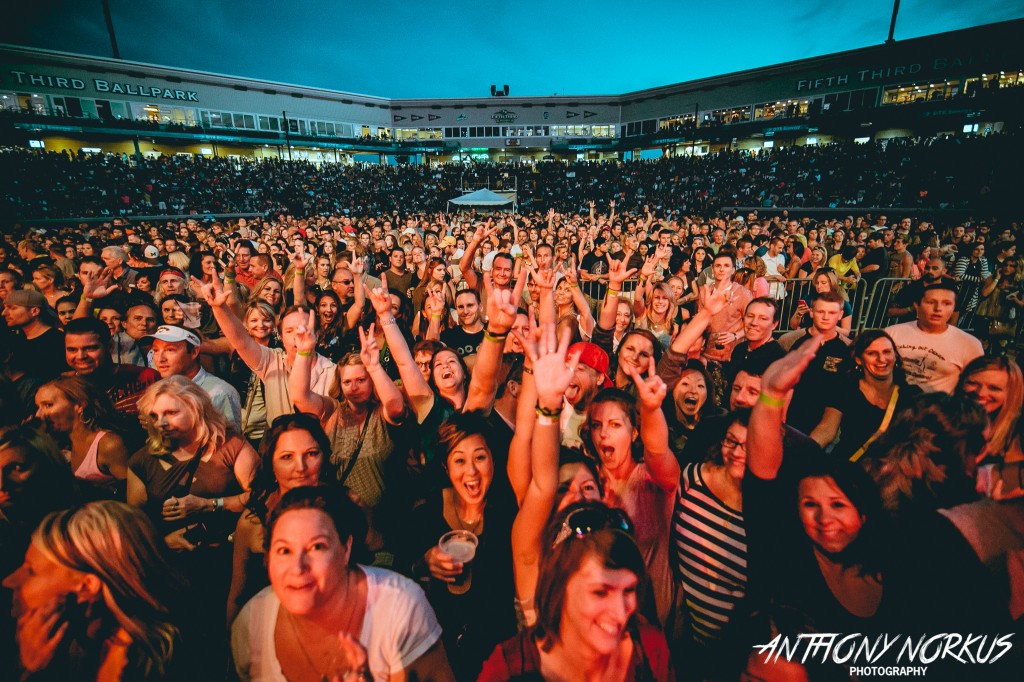 Ga Ga for Goo Goo and Daughtry: Fifth Third Ballpark's throng of thousands on Wednesday. (Photo/Anthony Norkus)