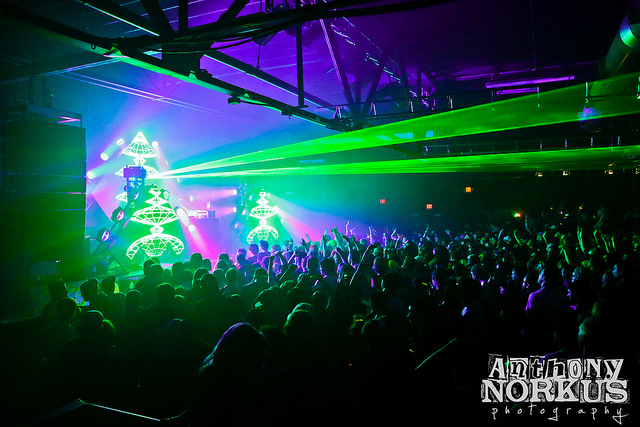 8436366988_90d86cbd7c_z