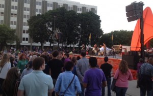 Festival Throngs: Terrific weather brought out big crowds all weekend.