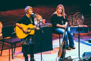 Colvin and Carpenter regaled the audience with humorous tales about their careers. (Photo/Anthony Norkus Photography)