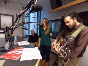 Firing Up Local Spins Live: Graves and bandmates. (Photo/Anna Sink)