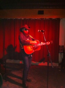 Eddie Spaghetti rocked the Tip Top Deluxe Bar & Grill on Saturday night. (Photo/Ted Smith)