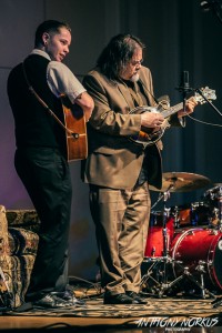 Billy Strings & Don Julin revvingup the bluegrass train. (Photo/Anthony Norkus)