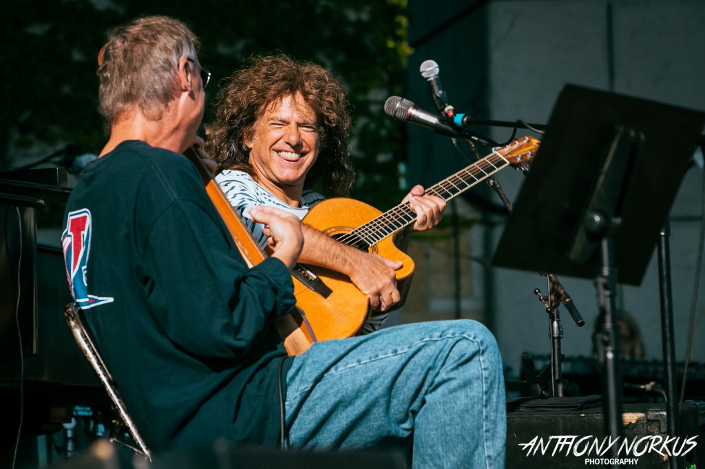Iconic Pair: Pat Metheny, right, opened the evening by playing two songs with Bruce Hornsby, who brought out his dulcimer. (Photo/Anthony Norkus)