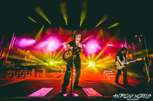 Illuminating Rock: The Goo Goo Dolls closed out the night. (Photo/Anthony Norkus)