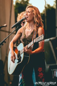 Amphitheater Darling: Sheryl Crow. (Photo/Anthony Norkus)