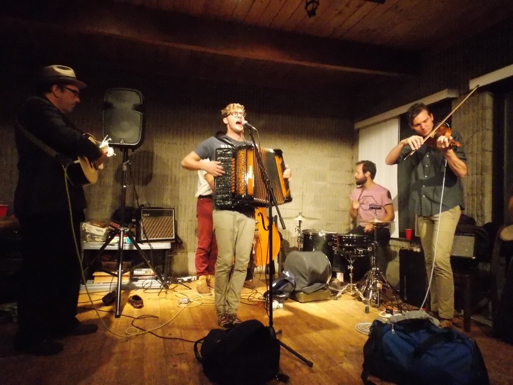 Loving the Vibe: Stelth Ulvang, center, brought his band to Hideout Brewing on Monday. (Photo/Local Spins)