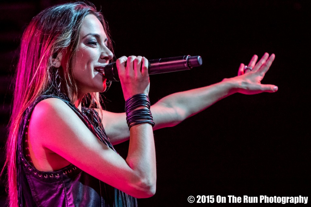 Why Ya Wanna: Jana Kramer sang that country hit and more Thursday night at The Intersection. (Photo/Eric Stoike) 