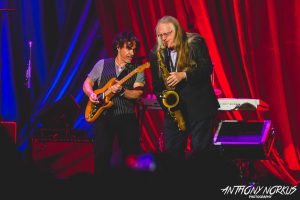 Playing Surefire Crowd-Pleasers: Oates on guitar.  (Photo/Anthony Norkus) 