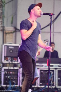 Regaling 'Just Kids' and More: Kearney on stage Monday. (Photo/Taylor Mansen)