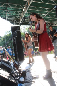 Sunshine Folk: The Crane Wives were greeted by sunshine and a giant crowd in Rockford on Tuesday. (Photo/Anna Sink)