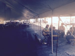 Low Turnout: Only a handful of folks showed up for Wednesday's lunchtime show. (Photo/Local Spins)