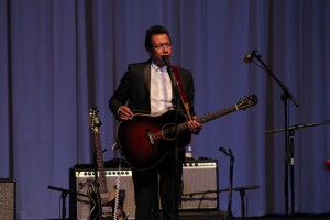 'Sounds So Gorgeous': Escovedo told tales and complimented the venue. (Photo/Anna Sink)