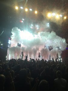 A Spectacle: Amid confetti and clouds of smoke, Twenty One Pilots had the crowd in a frenzy. (Photo/RIcky Olmos)
