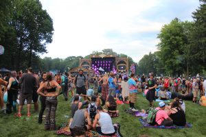 Throngs Descend: Festivalgoers arriving at the Ranch Arena stage on Thursday. (Photo/Anna Sink)