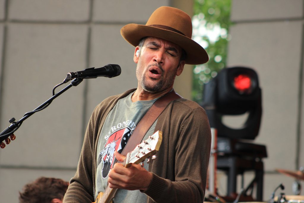 Genre-Bending Charm: Ben Harper played an exhaustive but upbeat set. (Photo/Anna Sink)