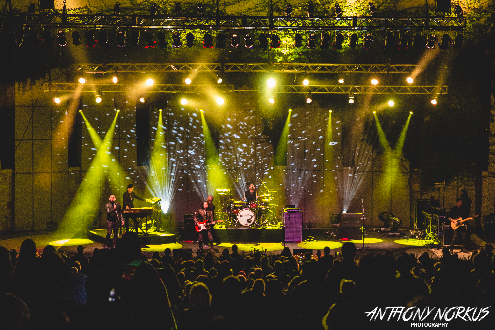 Tears for Fears defies Mother Nature to uncork nostalgialaden concert