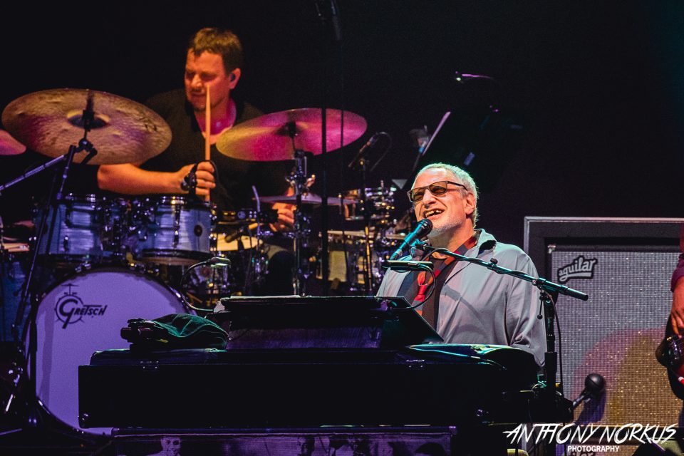 Steely Dan stays faithful to old classics, keeps Walter Becker’s legacy
