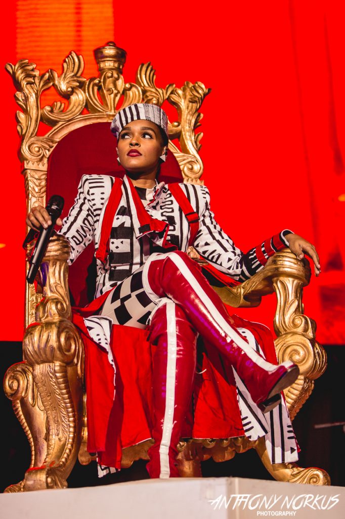 Janelle Monae Unfurls Arena Like Spectacle Photo Gallery Local Spins