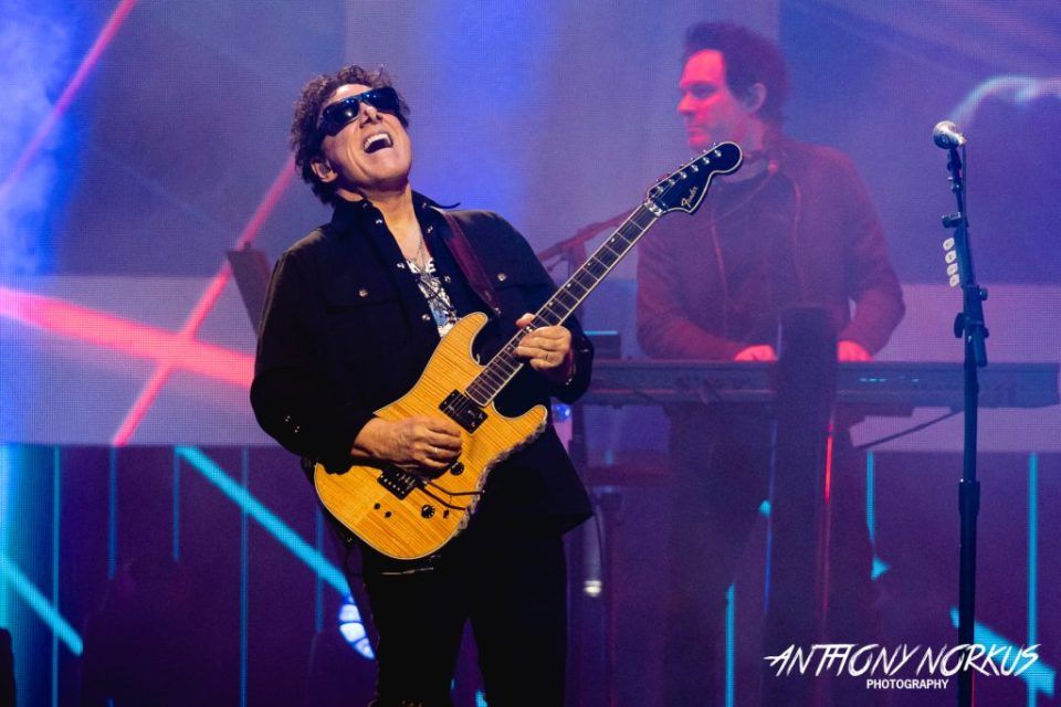 Top Stories: Grand Rapids fans revel in Journey's arena show