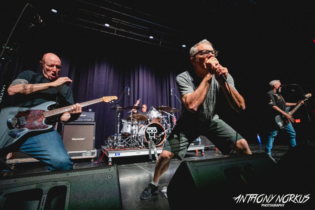 Offspring, Descendents, Mersiv, Dave Simonett, Ward Davis, Echoes of Pink Floyd, more: Photos