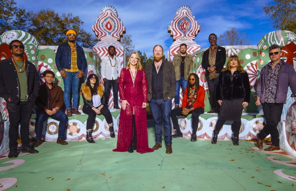 Tedeschi Trucks Band eager to uncoil ‘Future Soul,’ old classics during GR tour stop