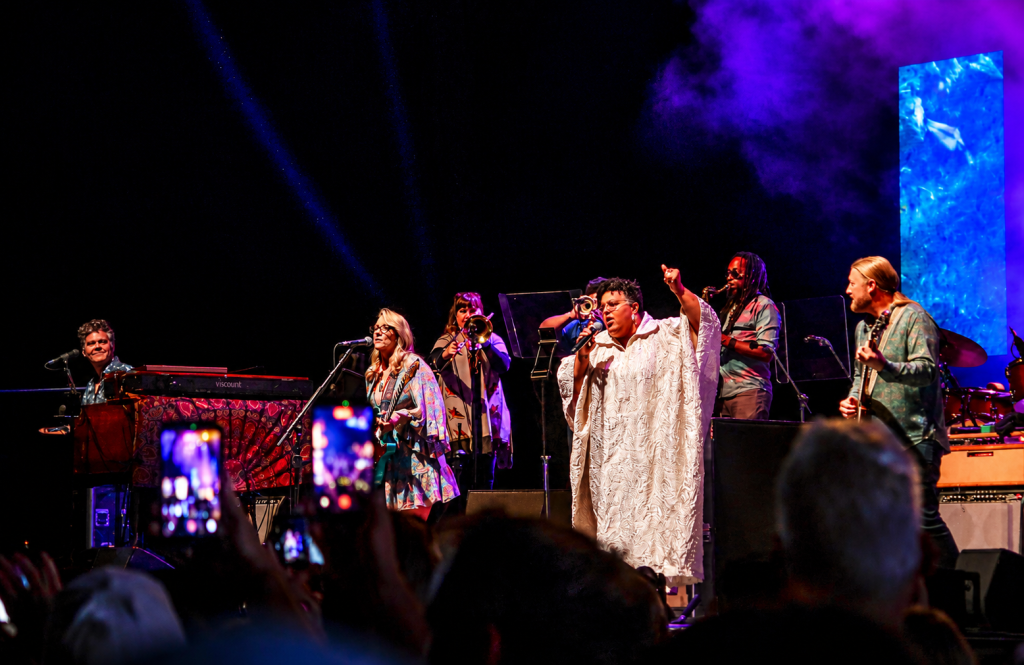 Tedeschi Trucks Band finds fan-inspiring jam-band groove in Grand Rapids tour stop