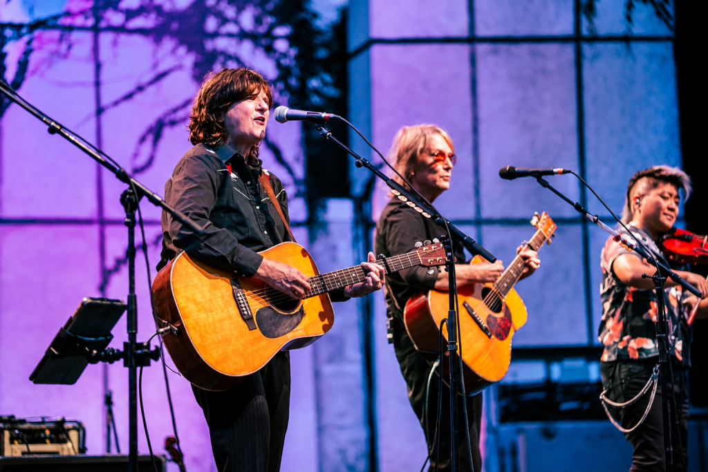 Indigo Girls lift up loyal fans with career-spanning aplomb at sold-out GR show